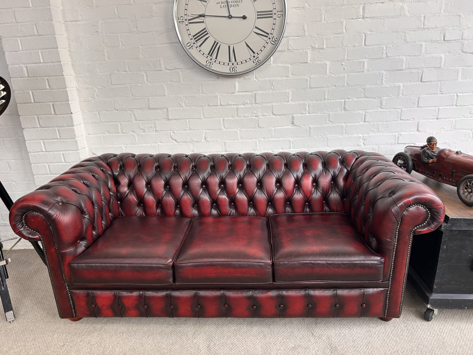 Classic Chesterfield Sofa. - Image 5